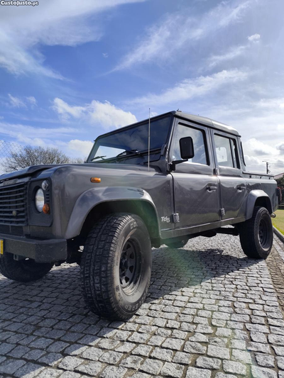 Land Rover Defender 110 Crew Cab