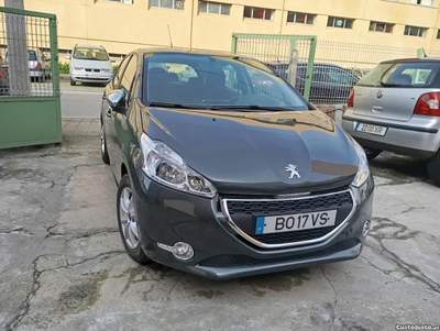 Peugeot 208 Lig passag