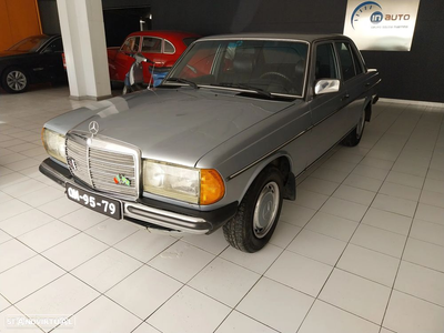 Mercedes-Benz 300 D