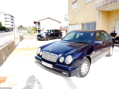 Mercedes-Benz E 200 Limousine