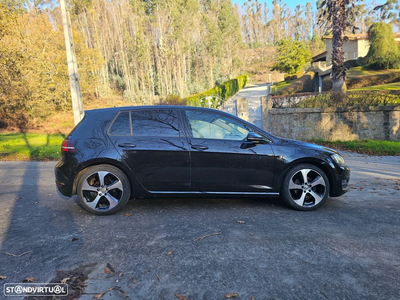 VW Golf 1.6 TDi R-Line