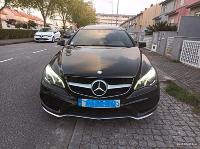 Mercedes-Benz E 220 E220 Coupe AMG Automático