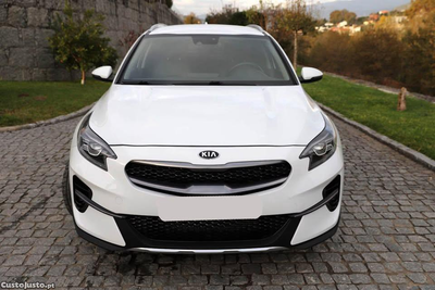 Kia XCeed 1.6 Hibrido/Gasóleo