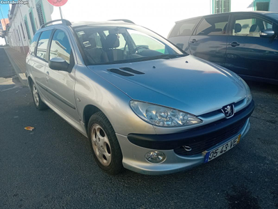 Peugeot 206 1.1 gasolina