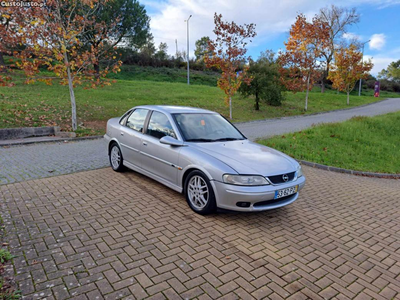 Opel Vectra 2.0dti (sport) bom estado geral