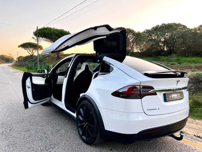 Tesla Model X 100D