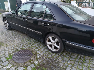 Mercedes-Benz E 270