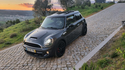 MINI John Cooper Works LCI