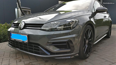 VW Golf R Variant