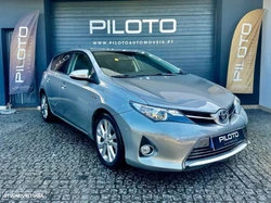 Toyota Auris 1.8 HSD Comfort +P.Sport+Navi