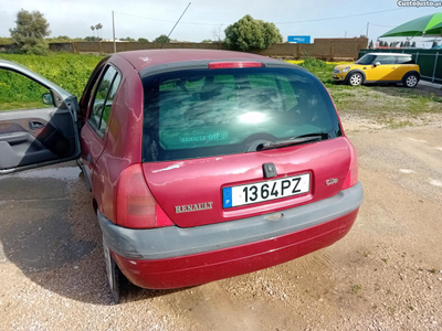 Renault Clio Excelente mecânica.Dir.Assistida