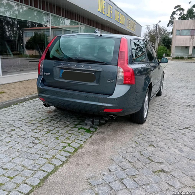 Volvo V50 D3 2.0 diesel 150cv cinco cilindros