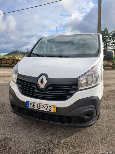 Renault Trafic 6 lugares L1H1