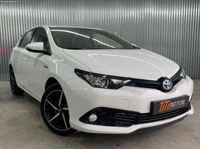 Toyota Auris 1.8 HSD Comfort +P.Techno+P.Sport