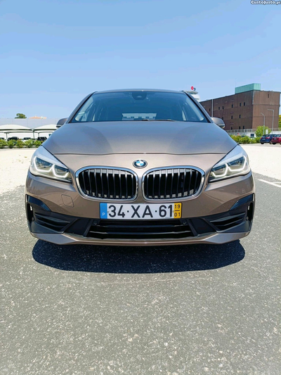 BMW 216 Gran Tourer 7L Line Luxury - Viatura em excelente estado.