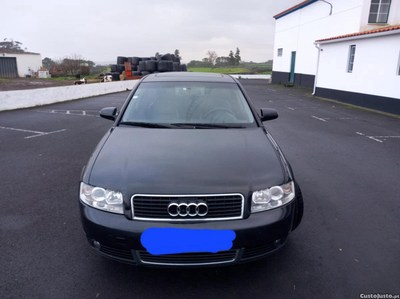 Audi A4 (8E)