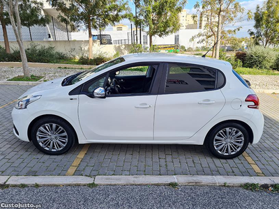 Peugeot 208 1.2 VTI - 117.000kms