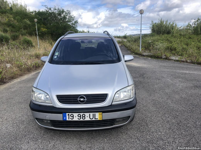 Opel Astra 5 lugares