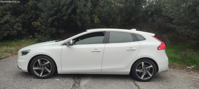 Volvo V40 1.6 D2 R-Design GPS ótimo troco