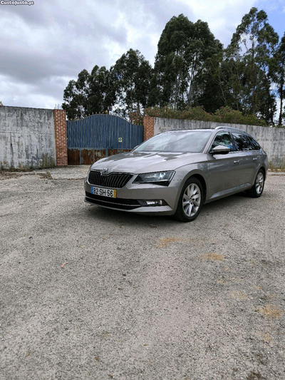 Skoda Superb 2.0 150cv DSG style