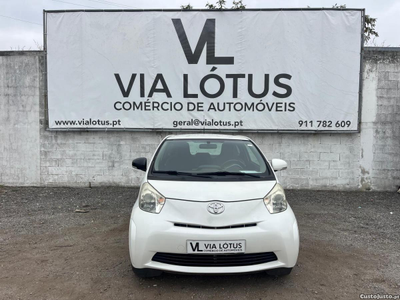 Toyota iQ 1.0 VVT-i Essencial+AC