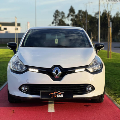 Renault Clio 0.9 Tce Pack Night desde 159EUR/mês