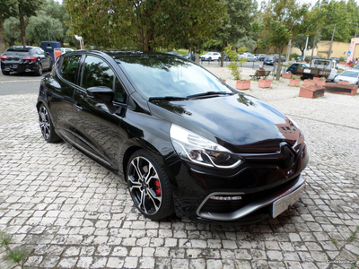 Renault Clio 1.6 T RS Trophy EDC