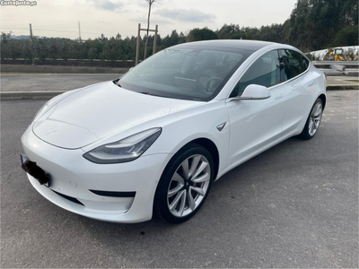 Tesla Model 3 Sr +