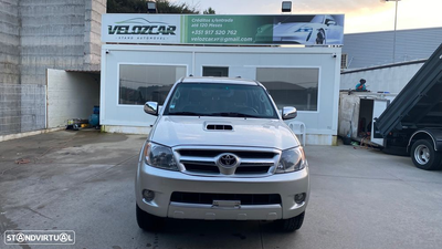 Toyota Hilux 3.0 D-4D 4WD CD Tracker CA