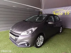 Peugeot 208 1.2 PureTech Signature