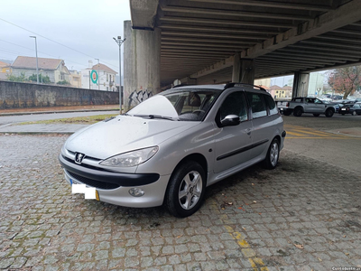 Peugeot 206 1.4 HDI SW      Revisão completa