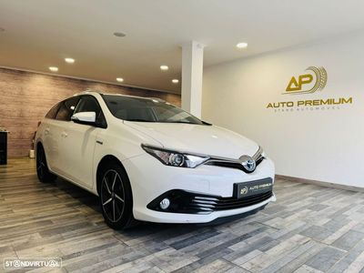 Toyota Auris Touring Sports 1.8 HSD Comfort +P.Techno+P.Sport