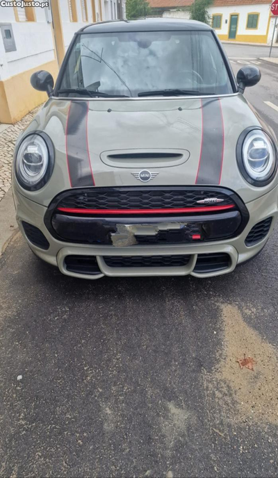 MINI John Cooper Works 2.0 JCW