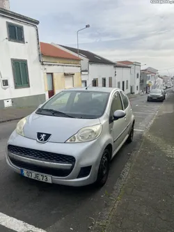 Peugeot 107 hatchback