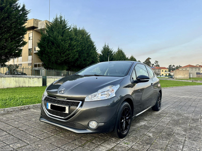 Peugeot 208 1.2