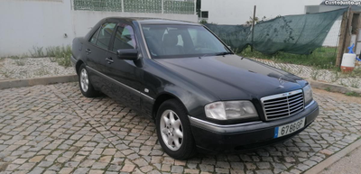 Mercedes-Benz C 200 Elegance