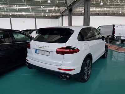 Porsche Cayenne S Hybrid