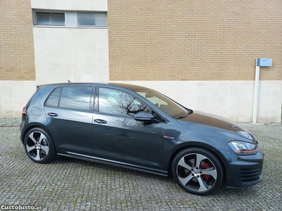 VW Golf GTI 2.0tsi 220cv