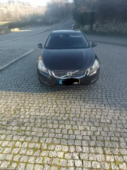 Volvo V60 Momentum