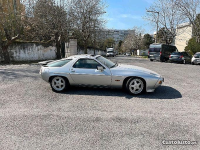 Porsche 928 S