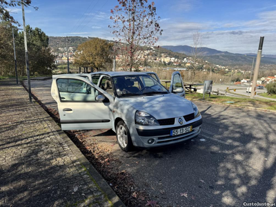 Renault Clio 1.2 16v Impecável