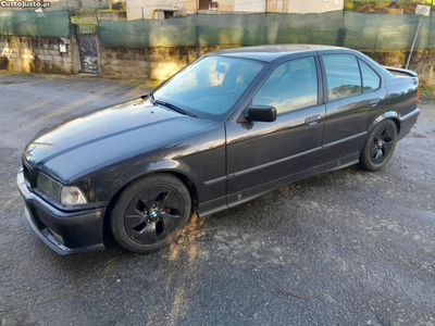 BMW 318 i 115cv e36 PACK M sedan