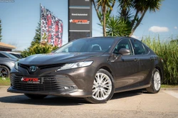Toyota Camry 2.5 Hybrid Luxury