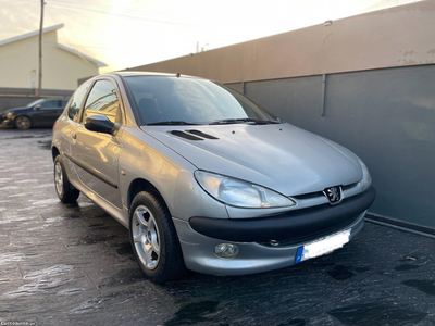 Peugeot 206 1.1i