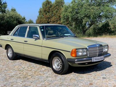 Mercedes-Benz 200 undefined