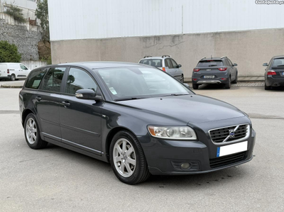 Volvo V50 2.0 D2 MOMENTUM - NACIONAL - 1 DONO