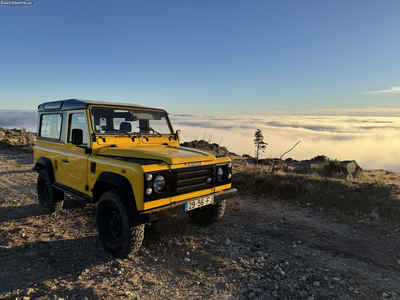 Land Rover Defender 90