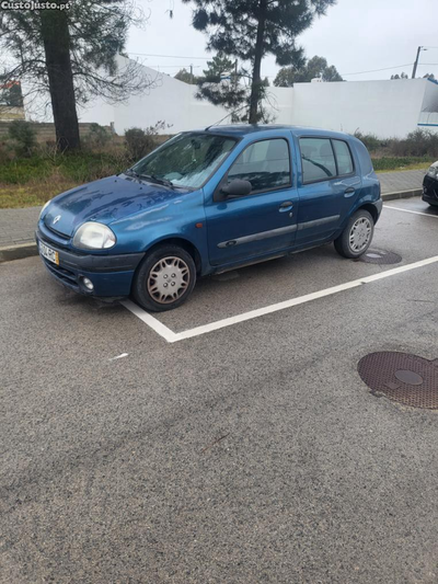 Renault Clio 1.2 ano 2001 ar condicionado motor top