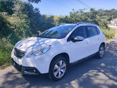 Peugeot 2008 1.2 VTI Allure