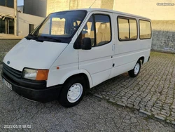 Ford Transit 2.5D 9 lugares